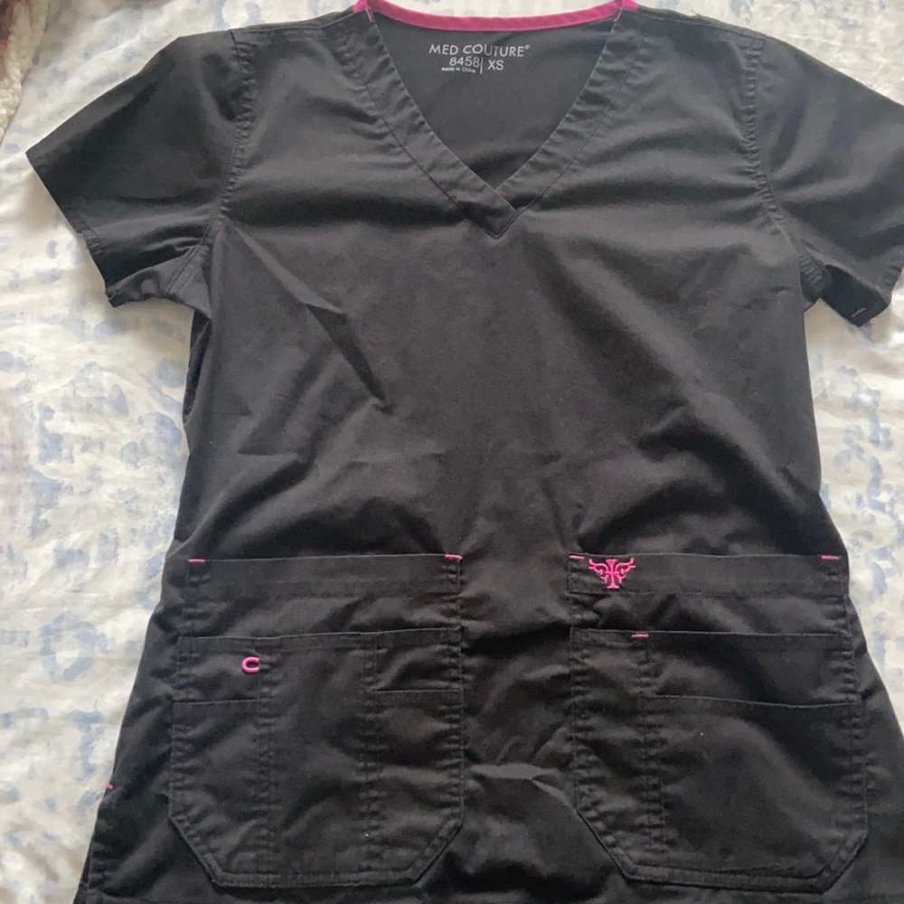 Black med couture scrub top xs